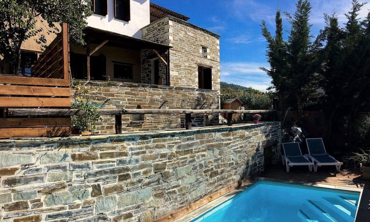 Agios Vlassios Villa | Great Pelion Villa | Villa Iris | 4 bedrooms | Private Pool