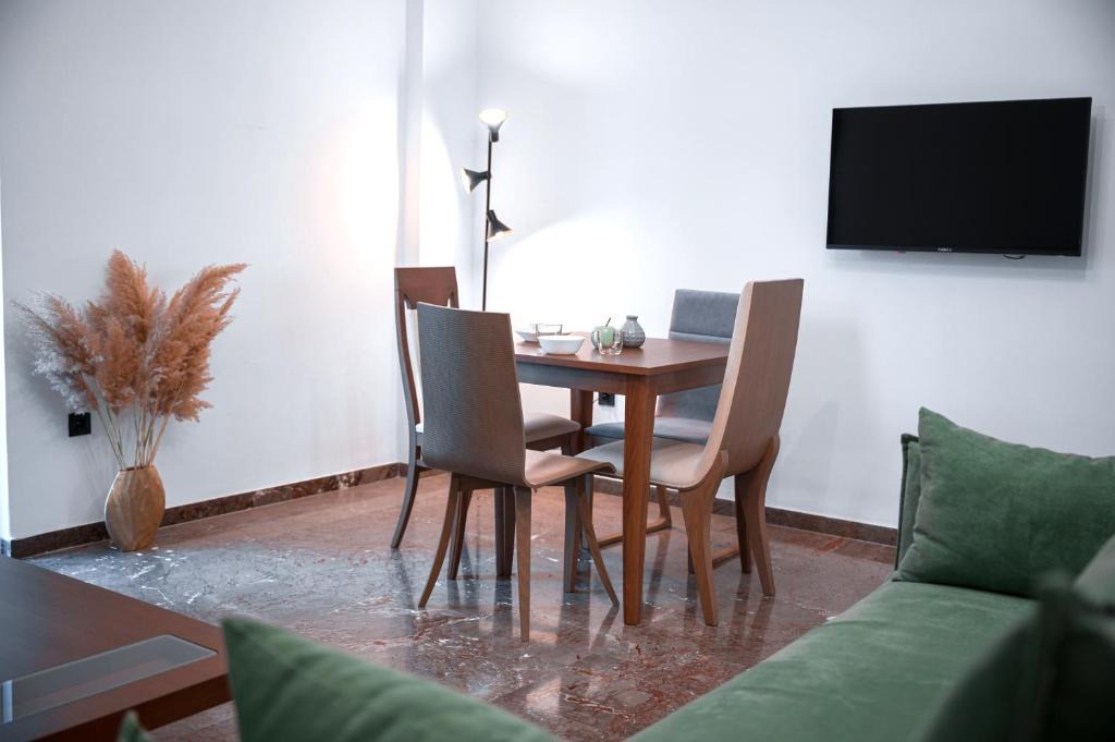 Piraeus Apartment | Grec Maison Piraeus by GrecCollection