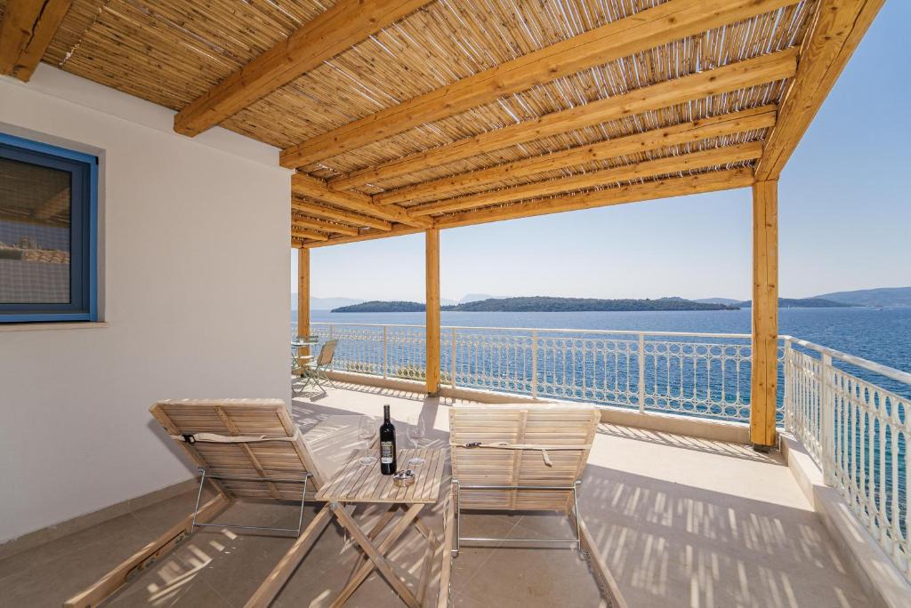 Perigiali Apartment | Greek Beach House Complex B7