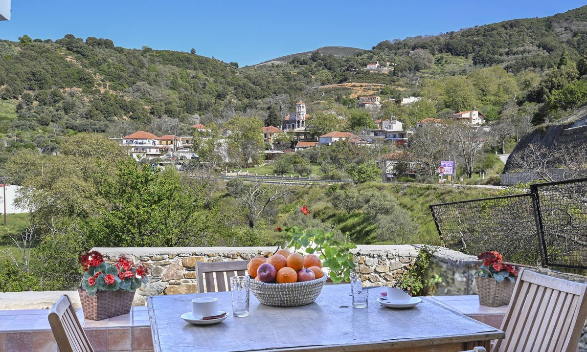 Elos House | Green Oasis in tranquil village