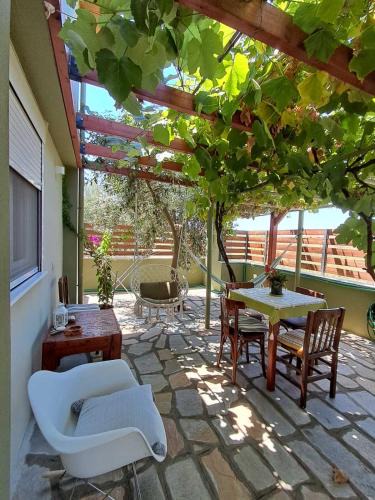 Nea Propontida House | Green Olive Studios