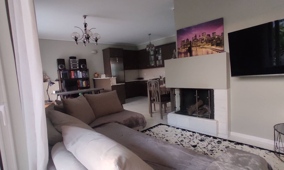 Patras Apartment | Grey Stones & Balcony: 2-bedroom apartment in lovely Patra with WiFi, AC