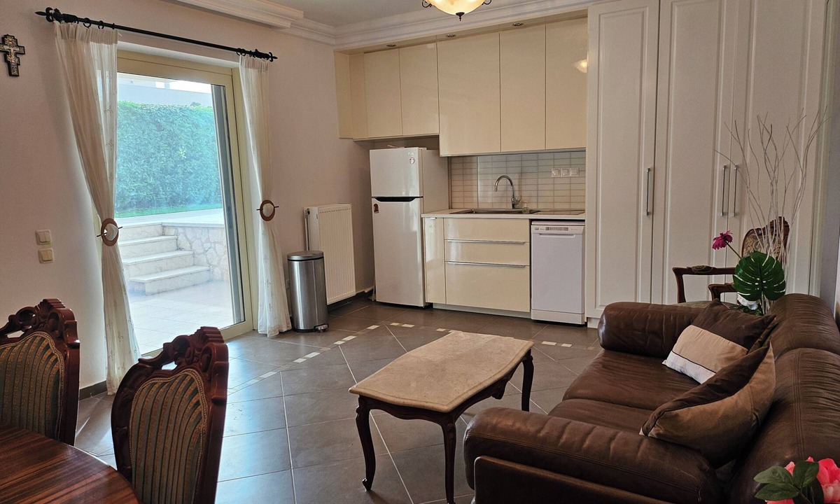 Lagonissi House | Guest Apartment Within a Villa in Lagonissi