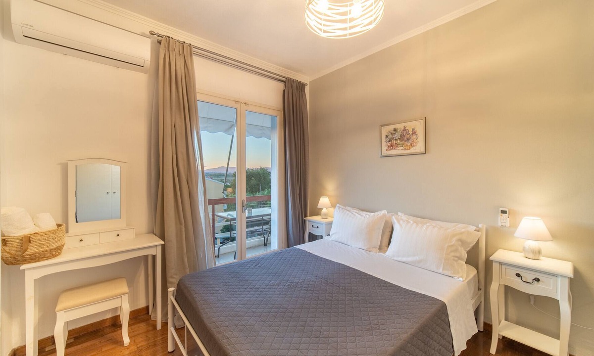 Kanoni Apartment | Holiday Apartment Diamond Suite with Balcony & Wi-Fi
