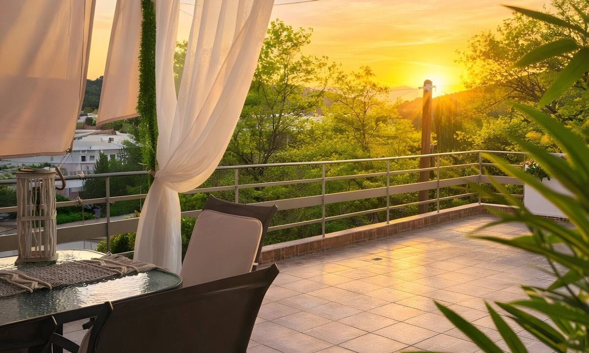 Salamis House | Holiday Home 'Domenica Apartment' with Mountain View, Wi-Fi and Air Conditioning