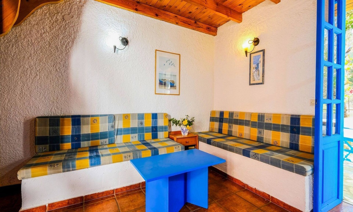 Kantanos-Selino House | Holiday Home in Palaiochora by the Beach