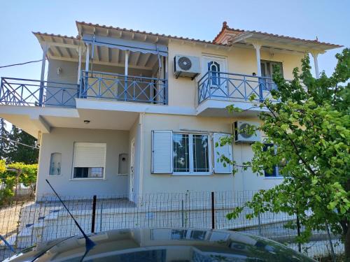 Polichnitos House | Holiday House with sea view in Skala Polichnitos
