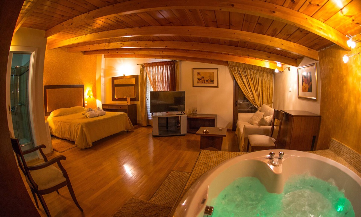 Kifisia Hotel | Hotel Chris