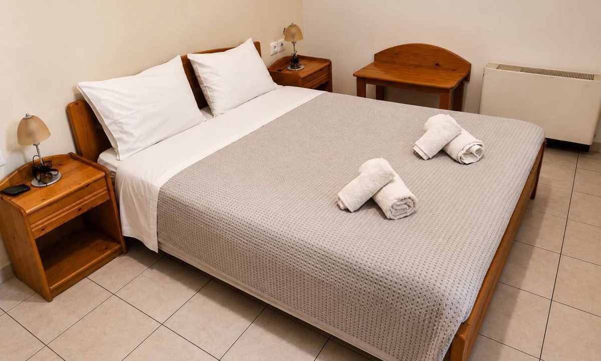 Skiros Apartment | Hotel Elena -Sunny Seaside Balcony Suite in Skyros