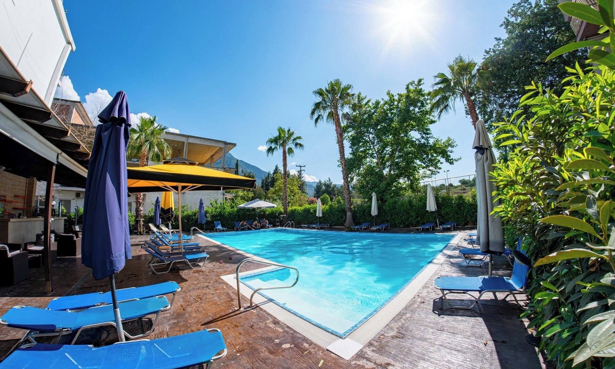 Loutra Ypatis Condo | Hotel Ena - Bright Mountain View Suite with Pool