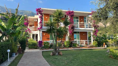 Dhermi Hotel | Hotel Jon