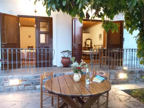 Zarakas Hotel | Hotel PARALIAKO Kyparissi
