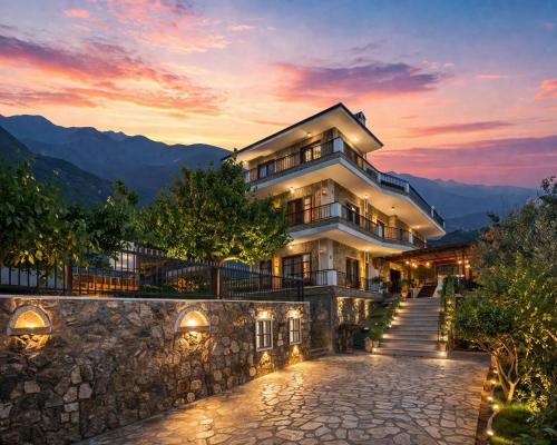 Udenisht House | Hotel Stone Dream Bar Restaurant