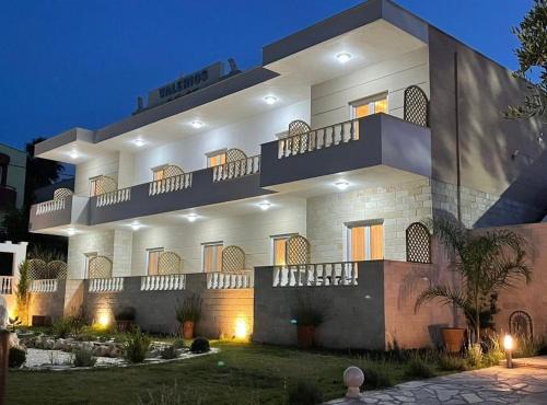Kriopigi Hotel | Hotel Valerios