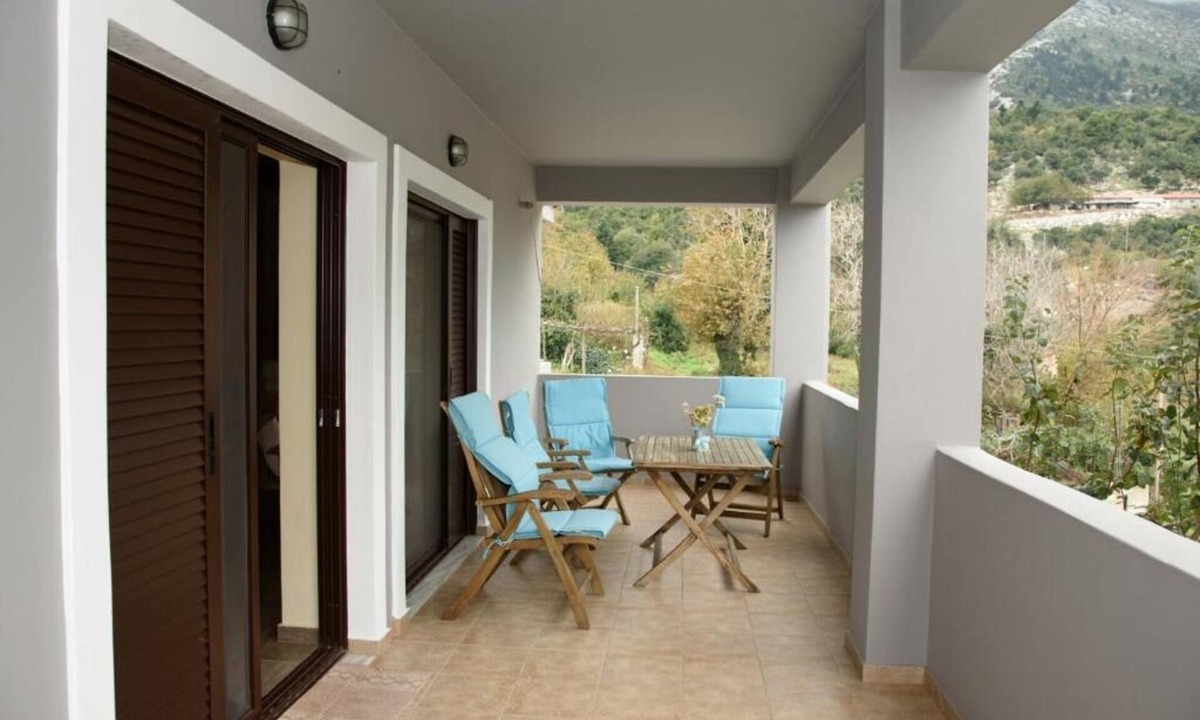 Stropones House | House Evia offers a spacious family holiday home. Ideal for relaxation