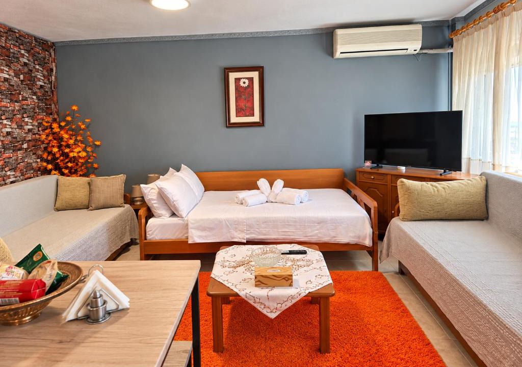 Pydna-Kolindros Apartment | House overlooking the Aegean Sea and Mount Olympus!