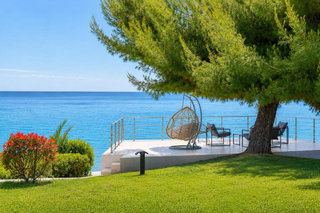 Kassandra Villa | Iconic PRIVE beachfront villa Mola Kaliva