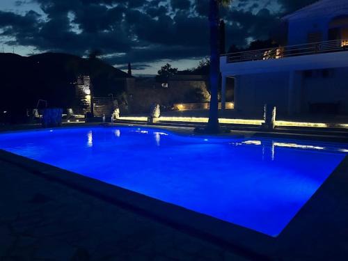 Nafpaktos House | IL Paradiso Vacation Rentals