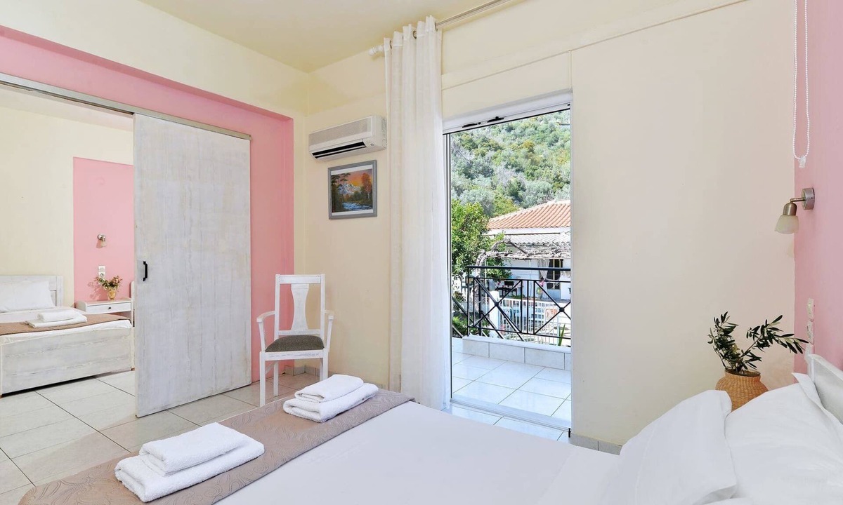 Ilia Apartment | Ilia Edipsos Sunny Gem - Quaint and Cozy Getaway