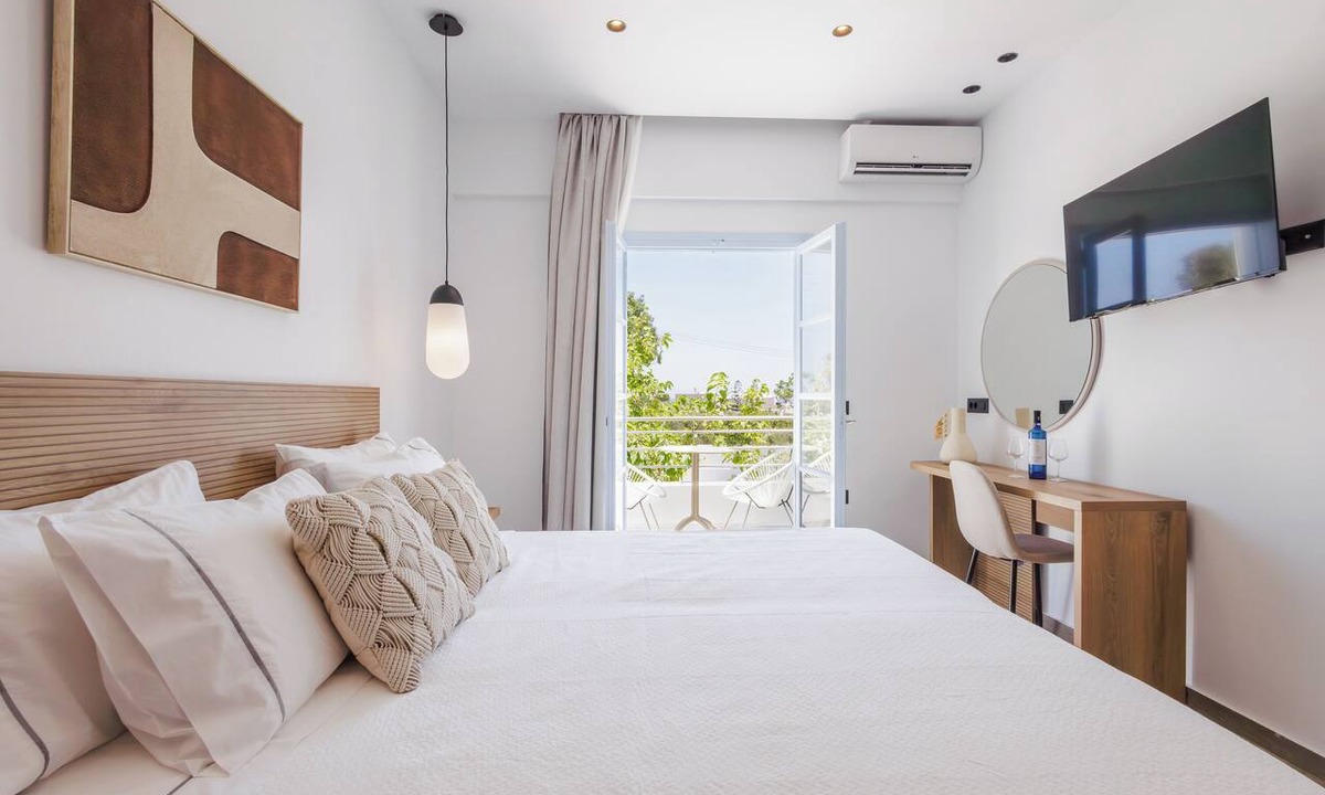 Kamari Hotel | Inoe Hotel