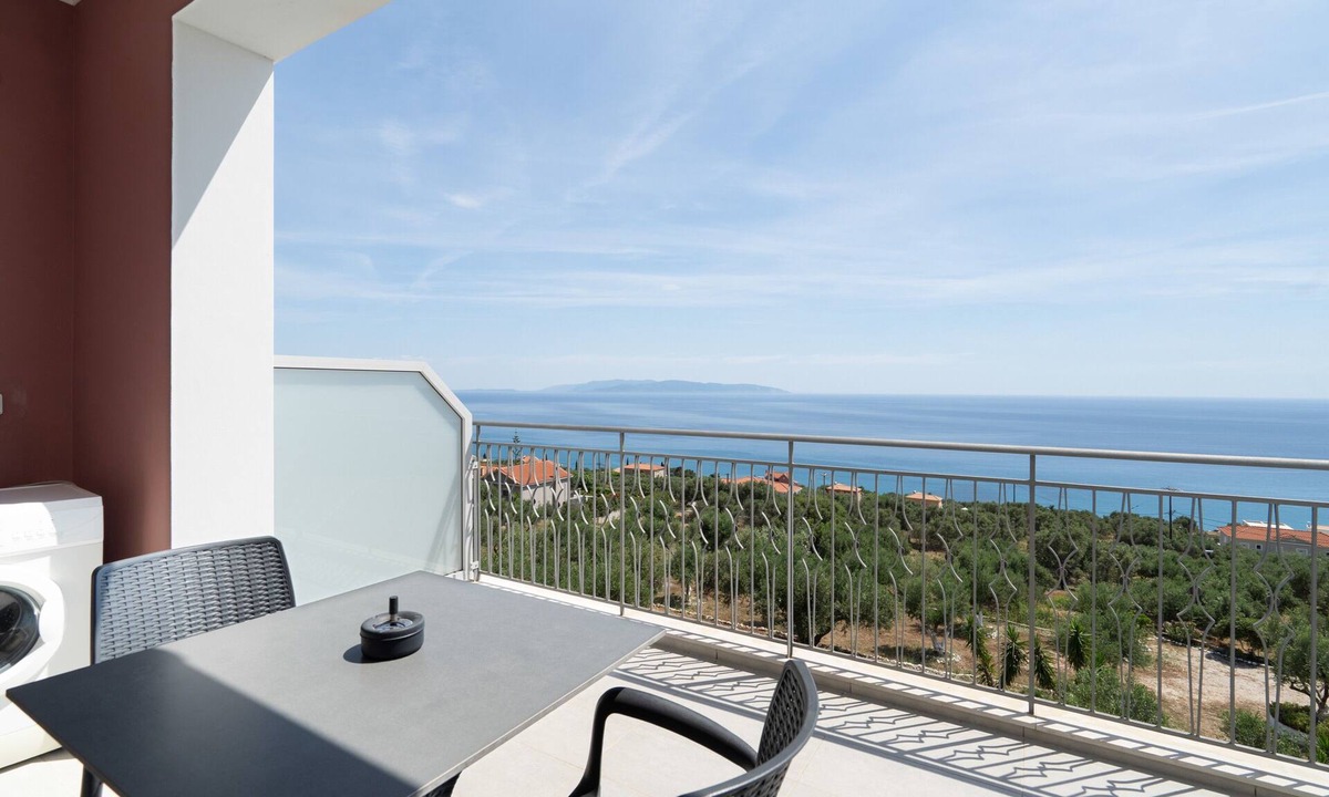 Lourdata Apartment | Intimate Sea View Studio for Two in Kefalonia