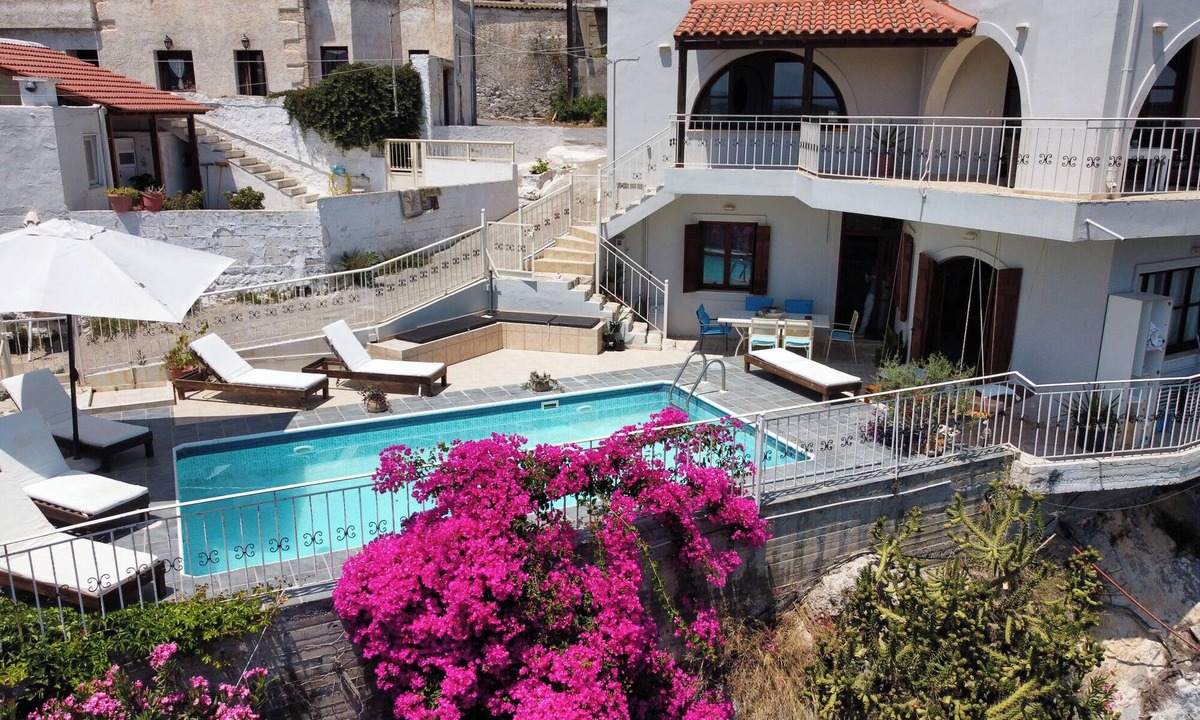 Elaia Villa | Irida Woodstone House 4 bedrooms shared pool