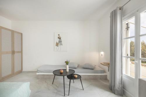 Lefkes Apartment | Irini's Poiēma