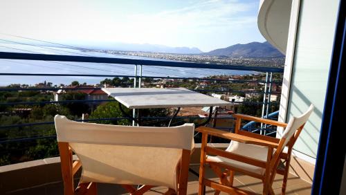 Paralia Vergas Apartment | Kamari Blue Apartments