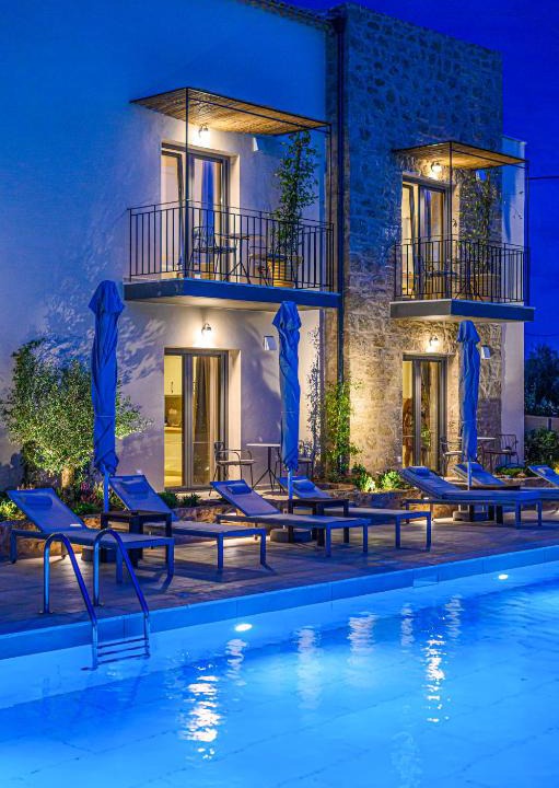 Lefktron Apartment | Kannas Mani Luxury Suites -Adults Friendly 14 Plus