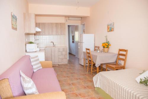 Pigadia Apartment | Ktima Develekou