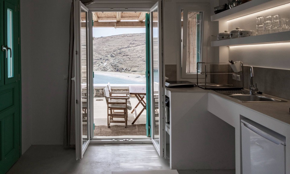 Kithnos House | Kyon Beach Suites Kythnos
