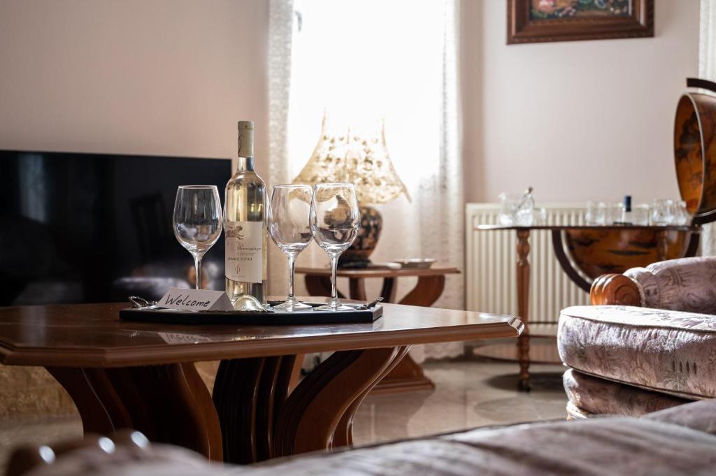 Kourtakion House | Lala Luxury House