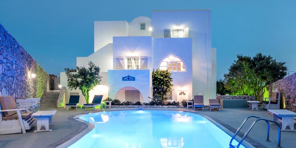 Perissa Hotel | LavaRock Santorini