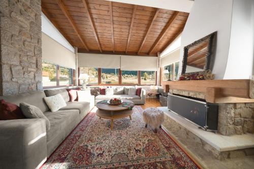 Arachova House | Le Mont Residence - Your Private Mountain Retreat