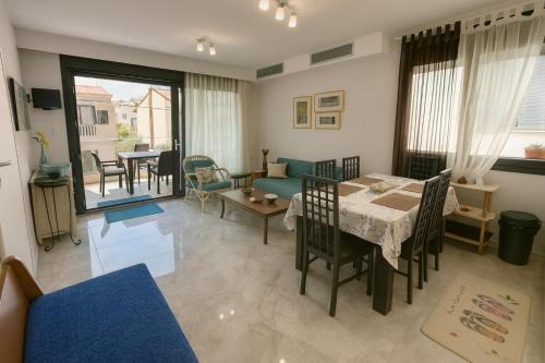 Nea Peramos Apartment | Lefka Summer House