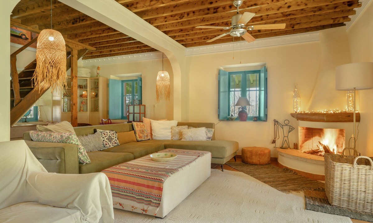 Kalligoni House | Lefkadas Bohemian Cottage Holiday Home with Mountain View, Wi-Fi and Air Conditioning