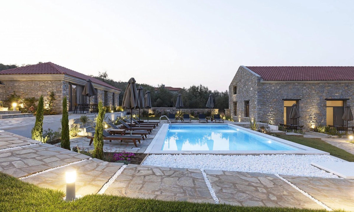 Sourpi Apartment | Lichnos Luxury Maisonette 2