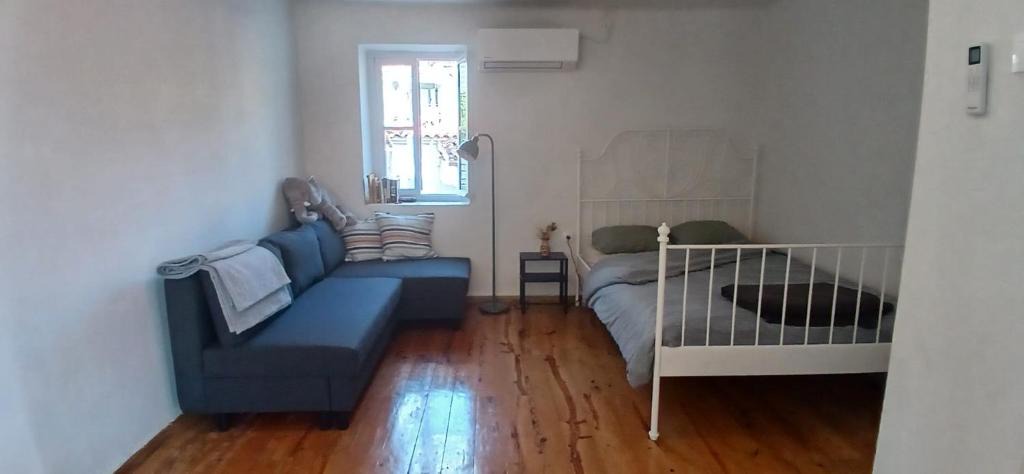Limni Apartment | Limni sweet garden apartment