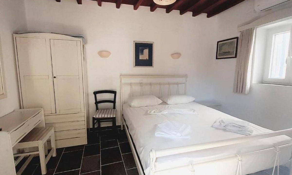 Platis Gialos Apartment | Lodge Narlis - Danai Room - Next to the beach