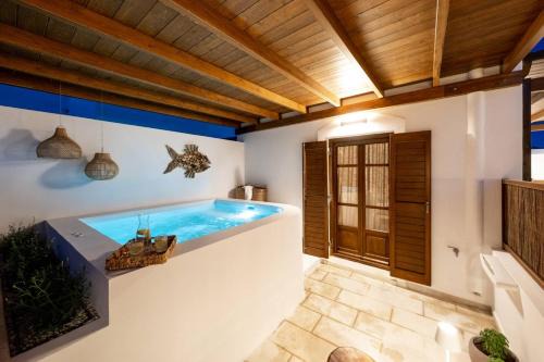 Naousa Apartment | LOFTS the summer village apartments in Naousa