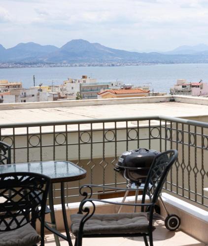 Loutraki-Agioi Theodoroi Apartment | Loutraki Seaview Apt - 2BR, Terrace & BBQ I Beach