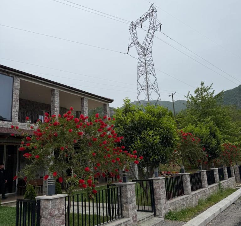 Koman Hotel | Lugina e Komanit