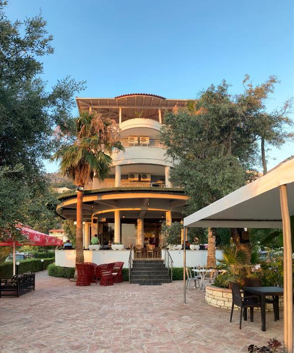 Qazim Pali Hotel | Luna Magica