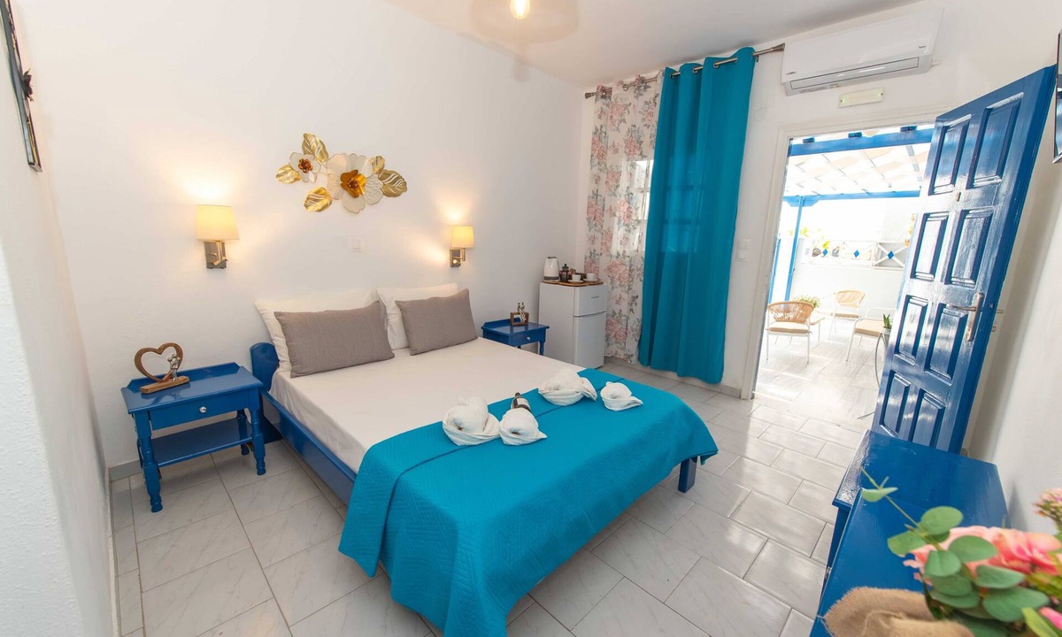 Perissa Hotel | Lunar Santorini Hotel