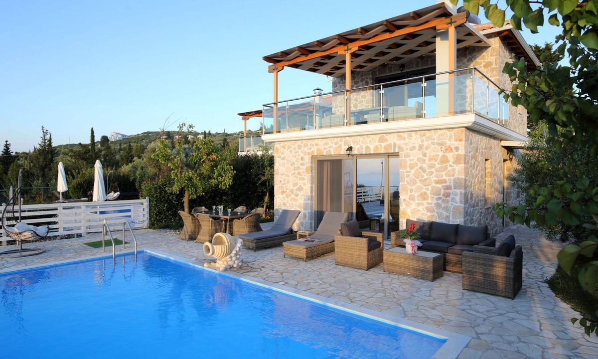 Tsoukaladhes House | Luxuriöse Steinvilla Emily nahe dem Strand von Mylos by Interhome