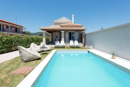 Ag. Georgios Villa | Luxurious Agios Georgios Villa Private Pool Villa Spyridoula