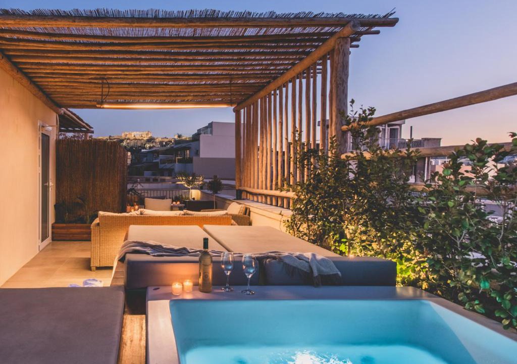 Psirri Apartment | Luxury Apartment with Acropolis view Terrace and Jacuzzi in the Heart of Athens - Living Stone Azurite