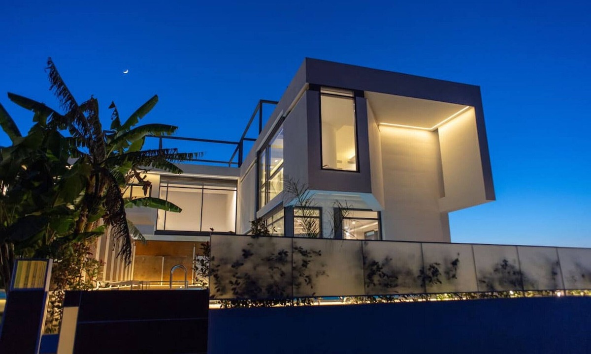 Daratsos Villa | Luxury Villa Mirror - 200meters from the beach!