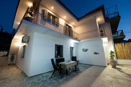 Poros Apartment | Luxury Villa Yvonni