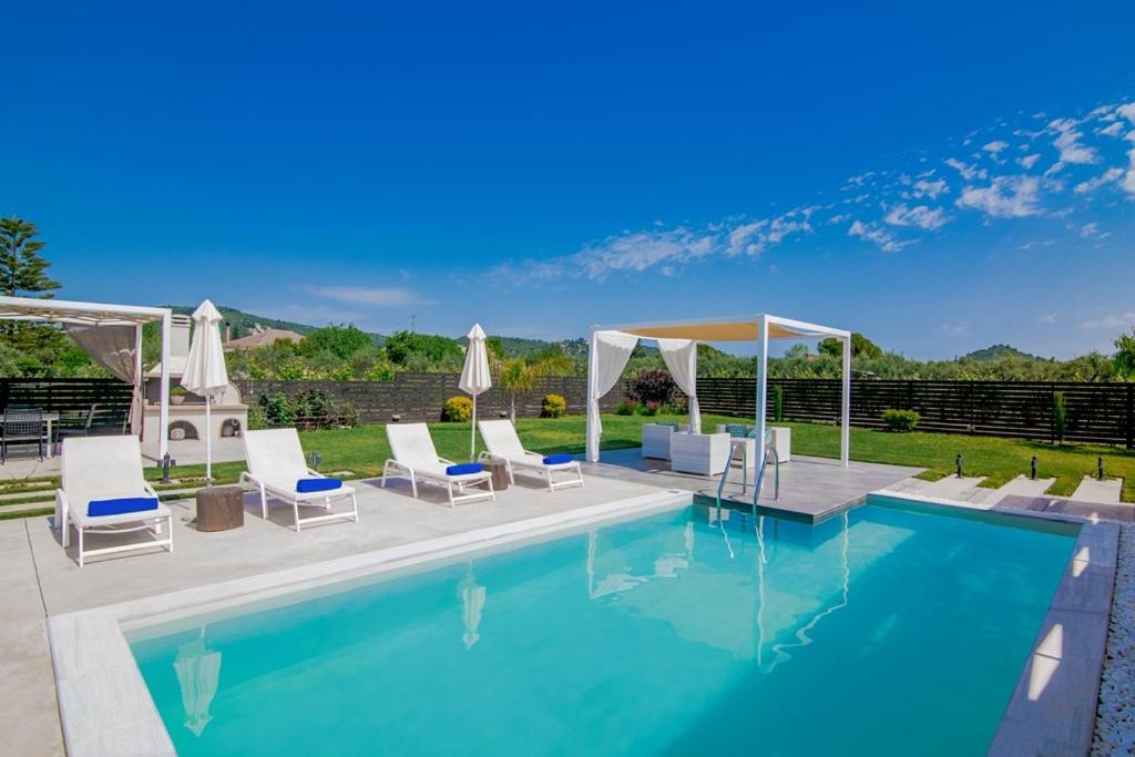 Vanato Villa | Madini Luxury Villa with free Pool Heating
